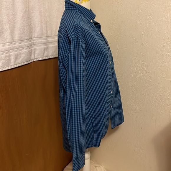 Size Large ~ IZOD ~Men's Long Sleeved Button Down Pocket Shirt - Picture 3 of 12